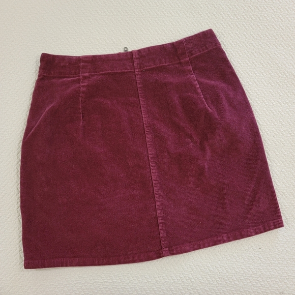 Wild Fable Burgundy Corduroy Mini Skirt Size 10 Front Pockets Retro Boho - Picture 3 of 9